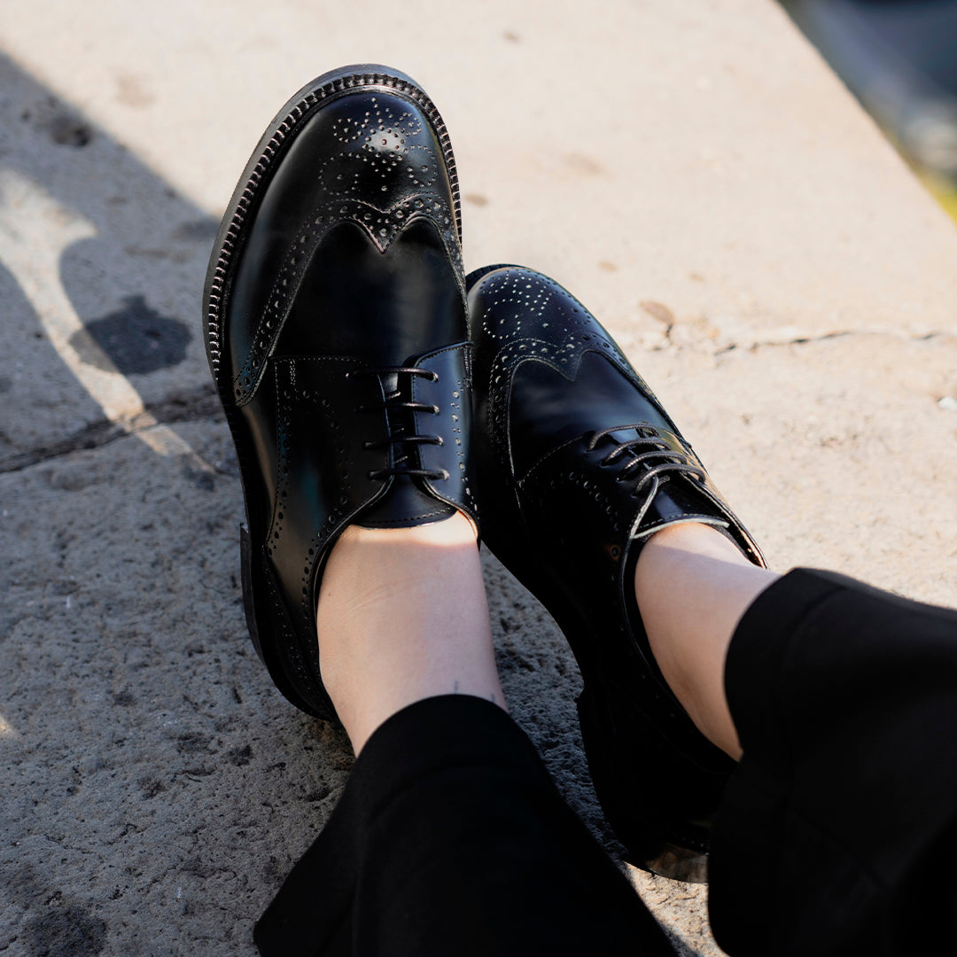 Richelieu femme en cuir brossé - Noir